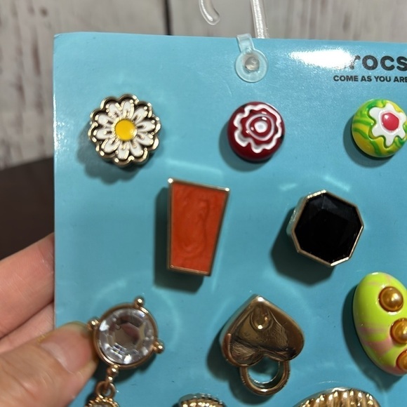 Crocs 10 pack Jibbitz Charm Set - Floral and Geometric - Picture 4 of 5